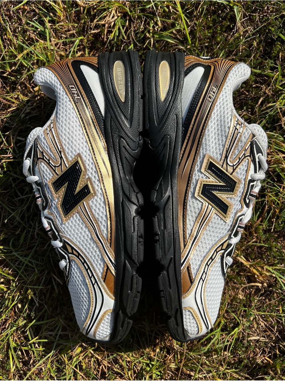 CLEAN New Balance size 11 Womens 740 Gold White Running shoes